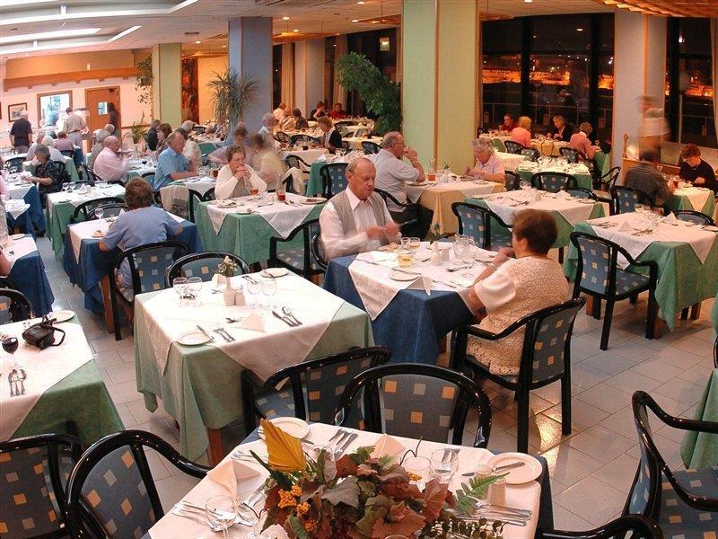 Fortina Spa Resort Sliema Ngoại thất bức ảnh The dining room at the National Presbyterian Center