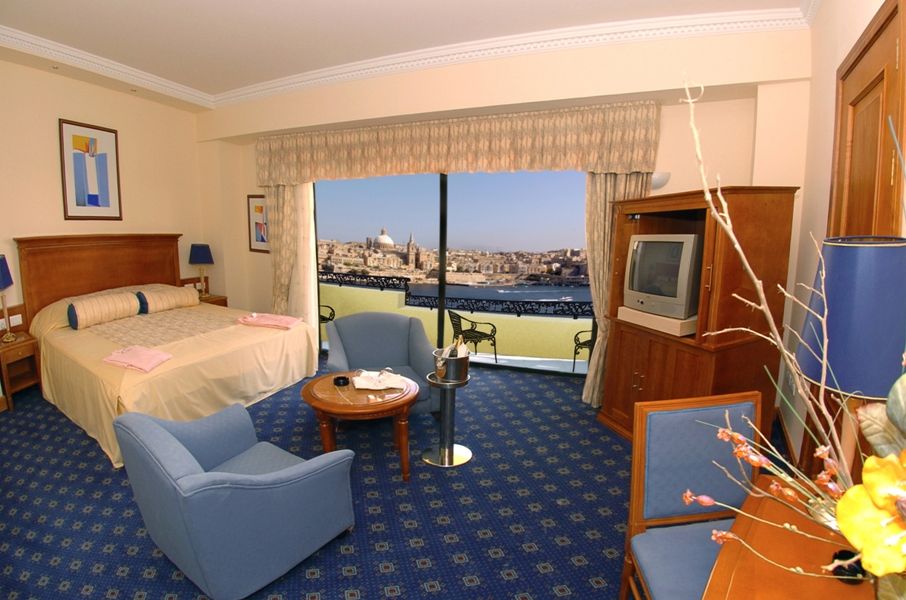 Fortina Spa Resort Sliema Phòng bức ảnh A room at the Phoenicia